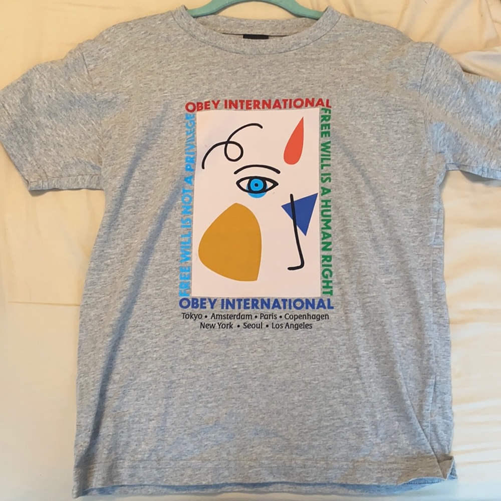 Obey International Graphic Tee size S